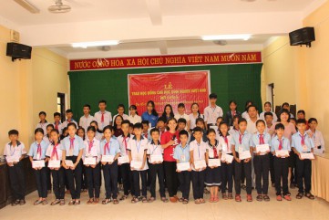 Tổ chức Zhi – Shan Foundation hỗ trợ hàng chục ngàn lượt học sinh, trẻ em nghèo miền Trung vượt khó