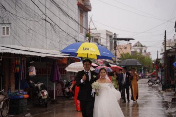 Bình Sơn: Đám cưới "chạy" siêu bão Noru ở miền Trung