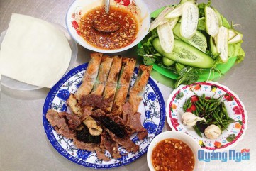 Quán ram thịt nướng hơn nửa thế kỷ trên đường Nguyễn Khiêm