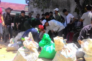 Bình Sơn: Bắt giữ khẩn cấp 2 vợ chồng, tịch thu tang vật hàng ngàn kíp nổ, chất nổ