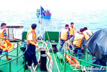 7 ngư dân gặp nạn trên biển Hoàng Sa vào bờ an toàn