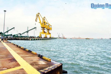 Xây dựng cảng container tại Dung Quất: Việc làm cấp thiết